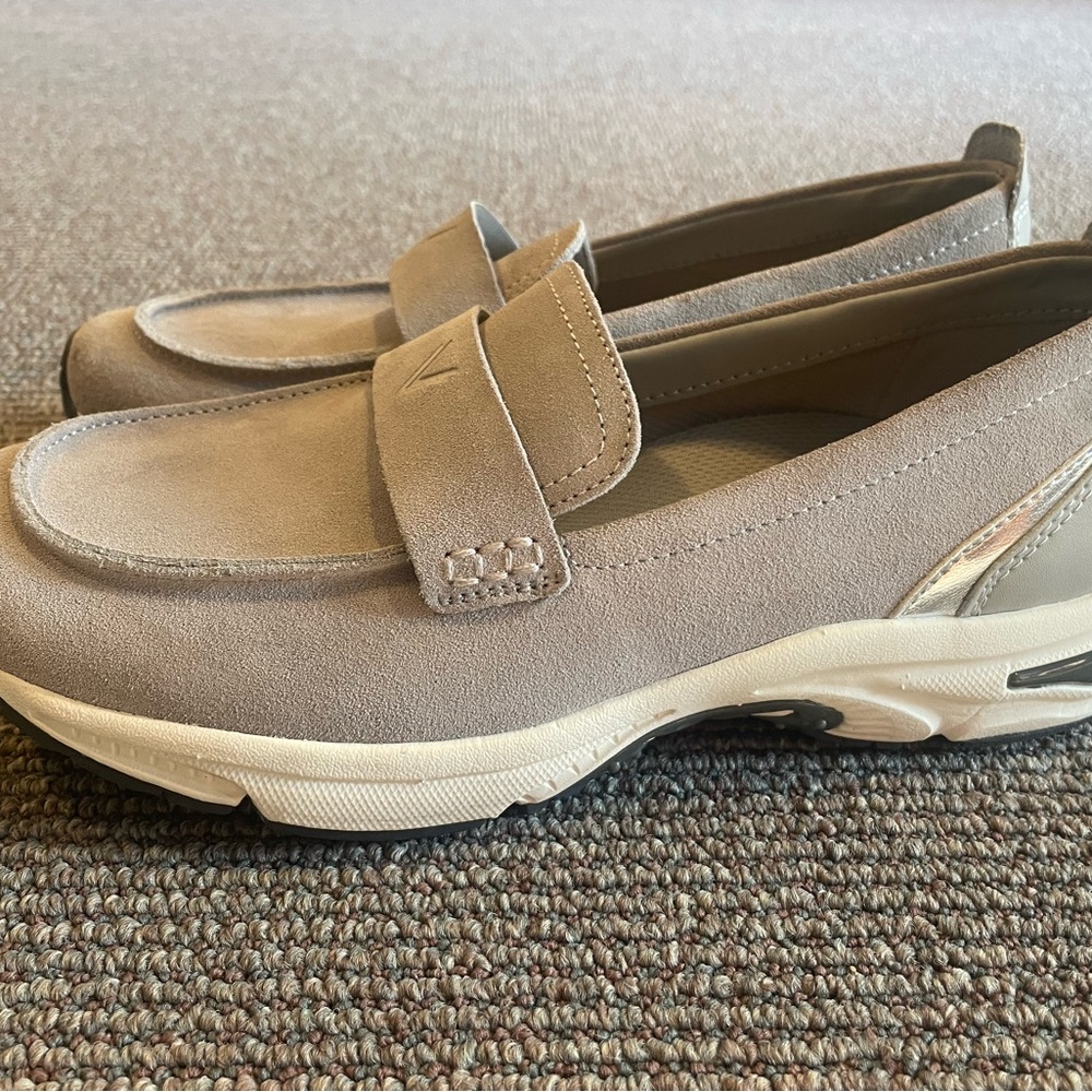 Vionic Women's 23Walk Loafers, Gray Suede - Picture 4 of 5